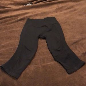 Compression Yoga pants-cropped